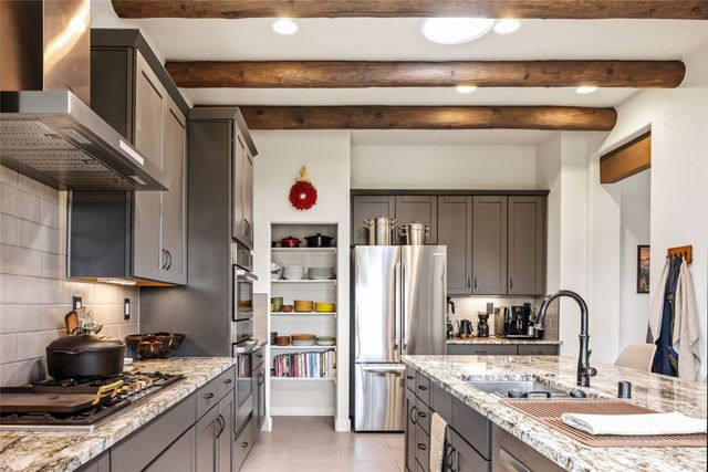 22 Via Summa, Santa Fe, NM 87507