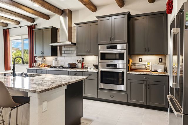 22 Via Summa, Santa Fe, NM 87507