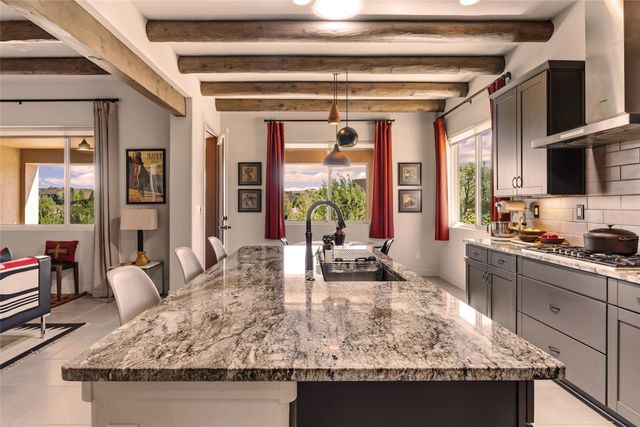 22 Via Summa, Santa Fe, NM 87507