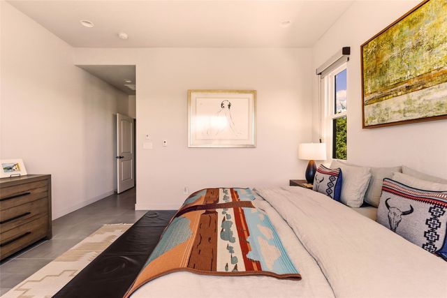 22 Via Summa, Santa Fe, NM 87507