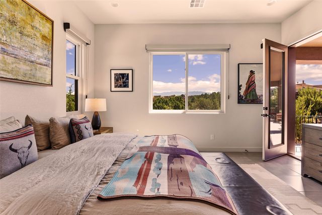22 Via Summa, Santa Fe, NM 87507