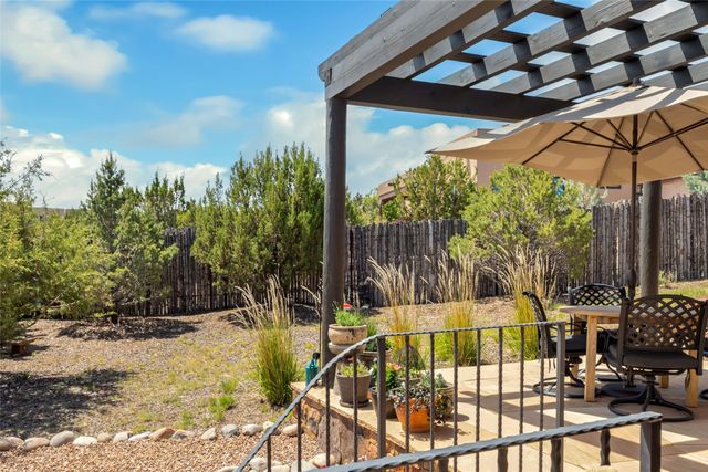 22 Via Summa, Santa Fe, NM 87507