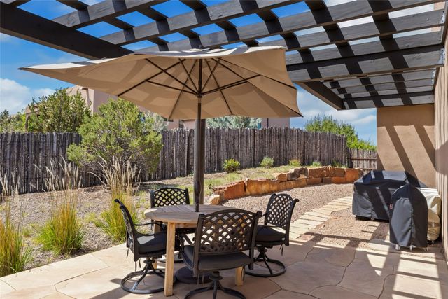 22 Via Summa, Santa Fe, NM 87507