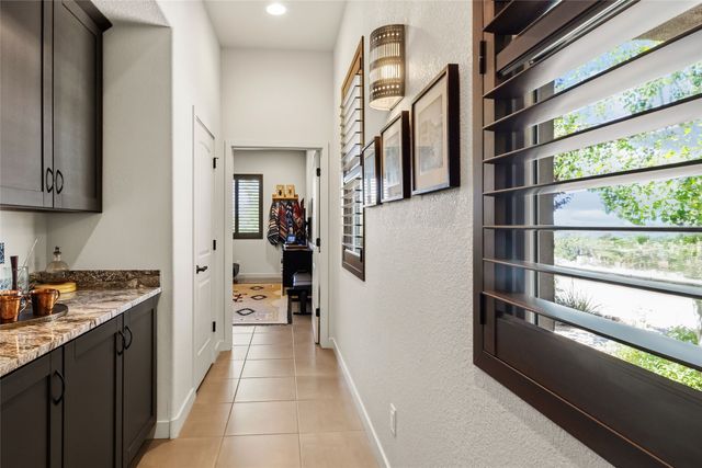 22 Via Summa, Santa Fe, NM 87507