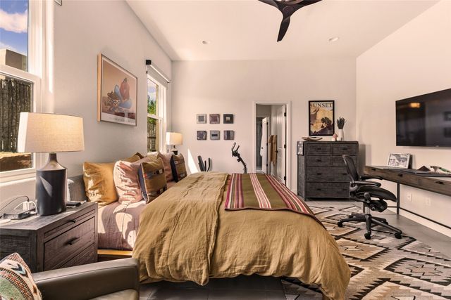 22 Via Summa, Santa Fe, NM 87507
