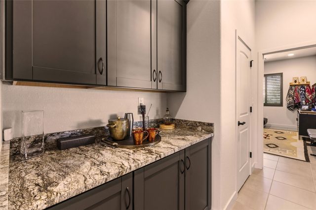 22 Via Summa, Santa Fe, NM 87507