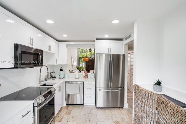 9280 Biscayne Blvd E, Miami Shores, FL 33138