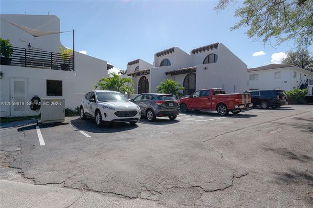 9280 Biscayne Blvd E, Miami Shores, FL 33138