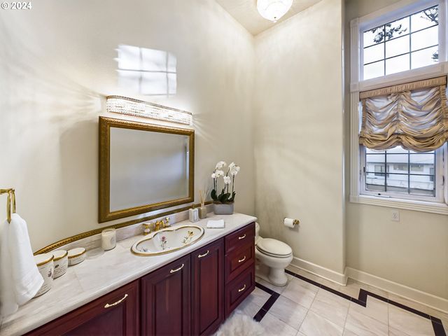 20417 Sw INGLIS Dr, Beaverton, OR 97007