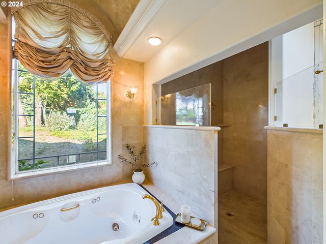 20417 Sw INGLIS Dr, Beaverton, OR 97007