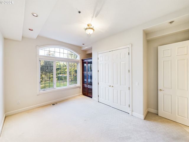 20417 Sw INGLIS Dr, Beaverton, OR 97007