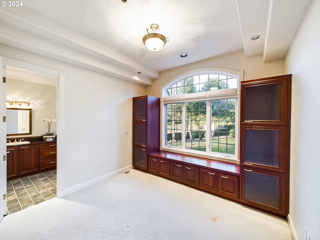 20417 Sw INGLIS Dr, Beaverton, OR 97007