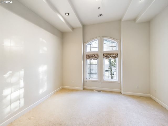 20417 Sw INGLIS Dr, Beaverton, OR 97007