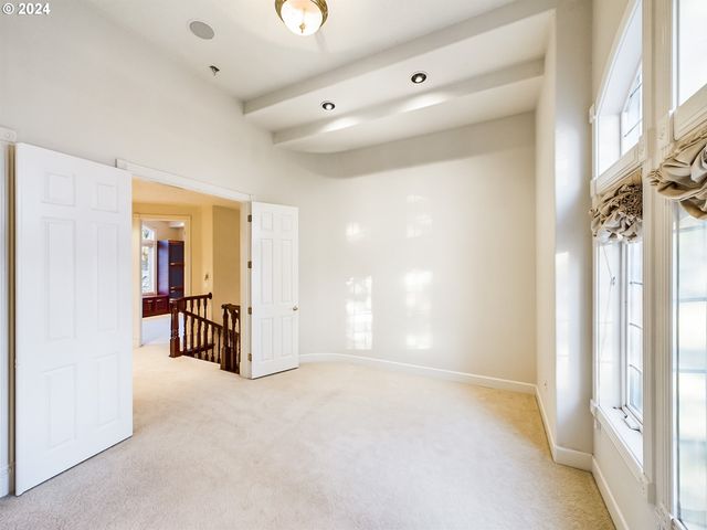 20417 Sw INGLIS Dr, Beaverton, OR 97007
