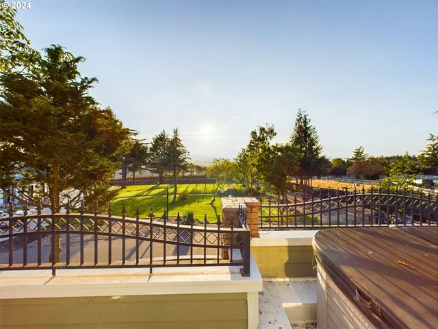20417 Sw INGLIS Dr, Beaverton, OR 97007