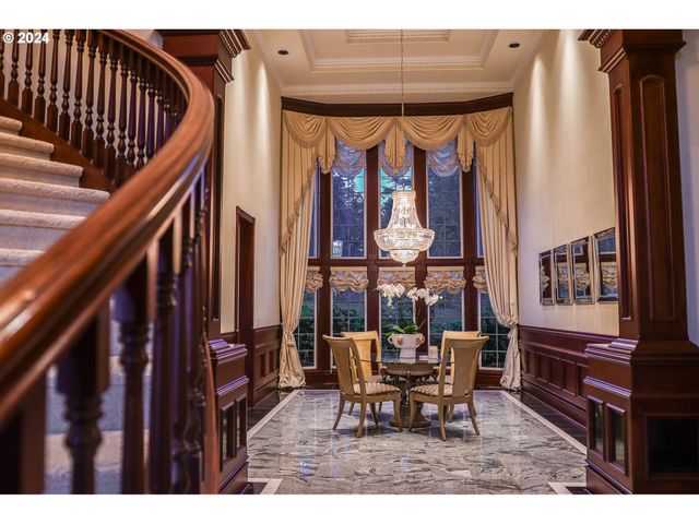 20417 Sw INGLIS Dr, Beaverton, OR 97007