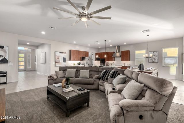 1115 E PASEO Way, Phoenix, AZ 85042