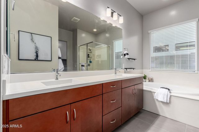 1115 E PASEO Way, Phoenix, AZ 85042