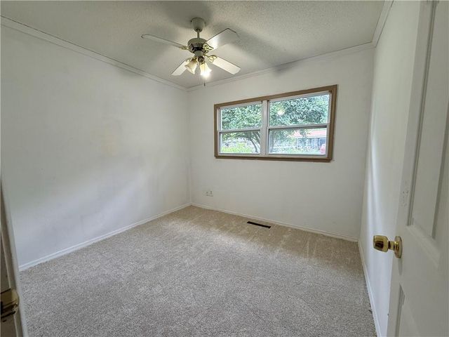 2705 S 52nd Street, Kansas City, KS 66106