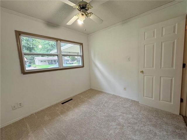 2705 S 52nd Street, Kansas City, KS 66106