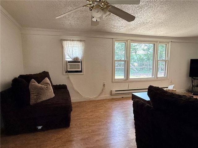 2705 S 52nd Street, Kansas City, KS 66106