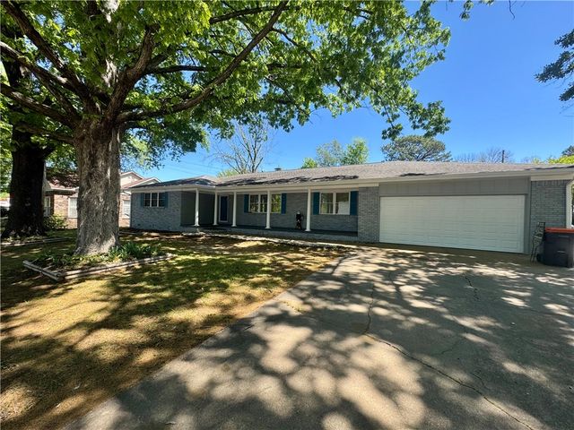 123 Cumberland Avenue, Russellville, AR 72801