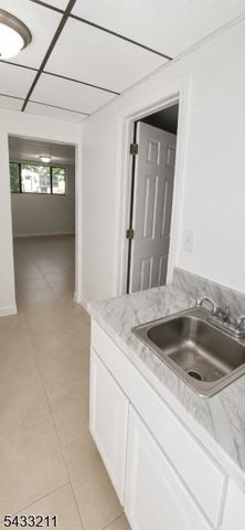 237 Smith St, Newark City, NJ 07106