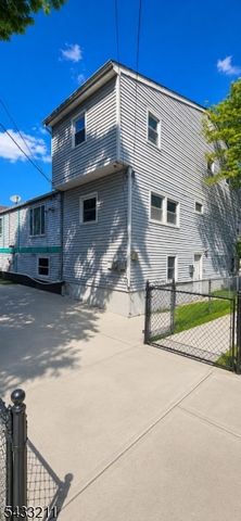 237 Smith St, Newark City, NJ 07106