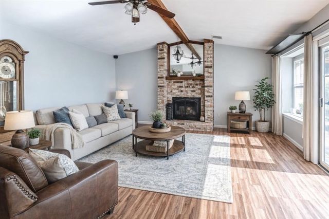 2416 Pennington Avenue, Edmond, OK 73012