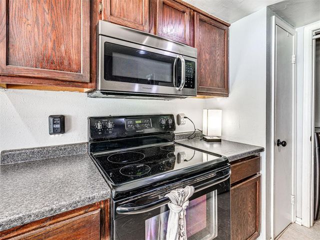 2416 Pennington Avenue, Edmond, OK 73012