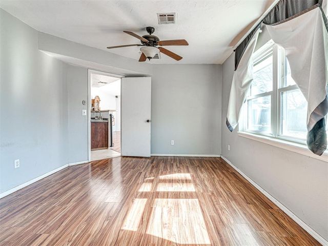 2416 Pennington Avenue, Edmond, OK 73012