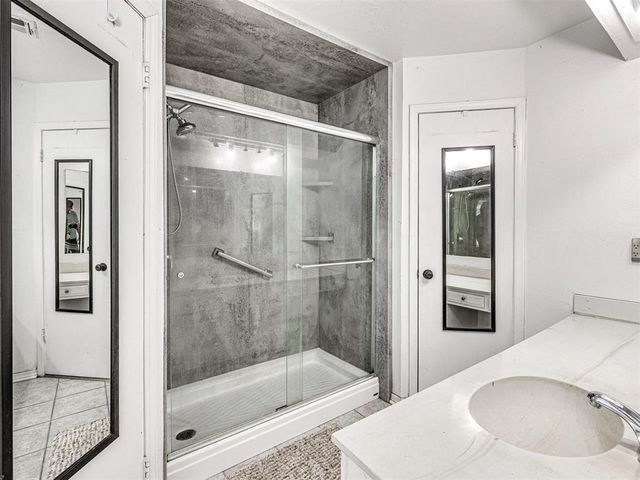 2416 Pennington Avenue, Edmond, OK 73012