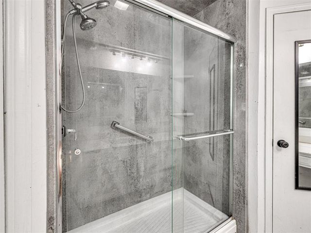 2416 Pennington Avenue, Edmond, OK 73012