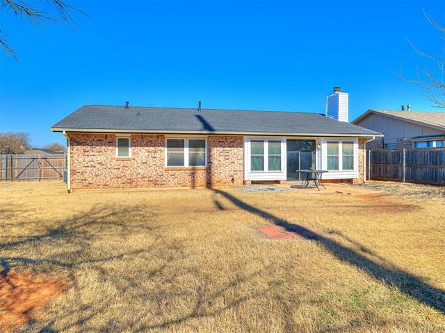 2416 Pennington Avenue, Edmond, OK 73012