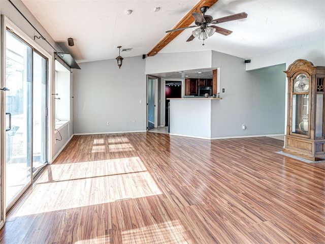 2416 Pennington Avenue, Edmond, OK 73012