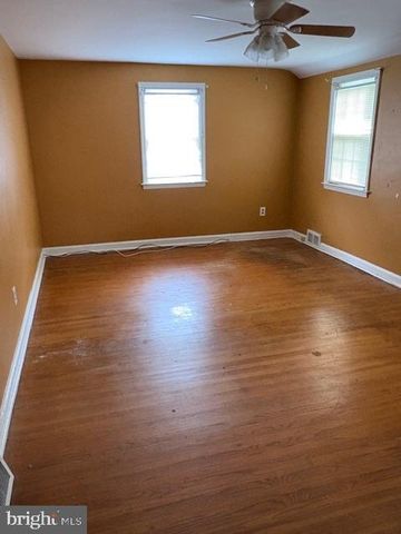 17 W GREENWOOD AVE, Lansdowne, PA 19050