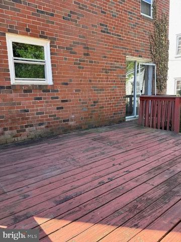 17 W GREENWOOD AVE, Lansdowne, PA 19050