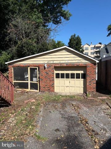 17 W GREENWOOD AVE, Lansdowne, PA 19050