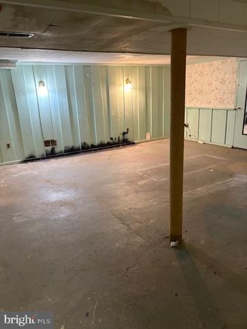 17 W GREENWOOD AVE, Lansdowne, PA 19050