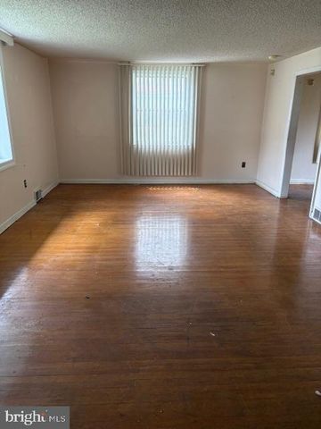17 W GREENWOOD AVE, Lansdowne, PA 19050