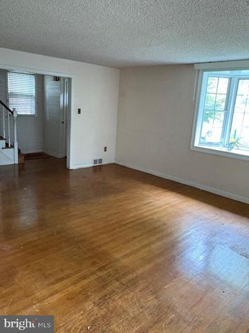 17 W GREENWOOD AVE, Lansdowne, PA 19050