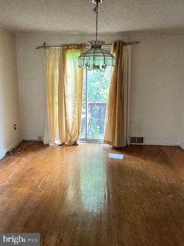 17 W GREENWOOD AVE, Lansdowne, PA 19050