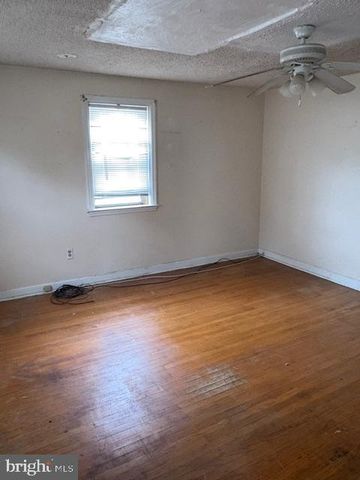 17 W GREENWOOD AVE, Lansdowne, PA 19050