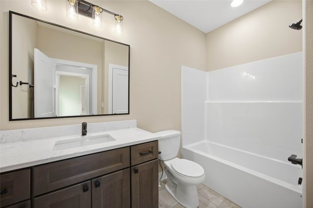 305 SW 16th Street, Ankeny, IA 50023