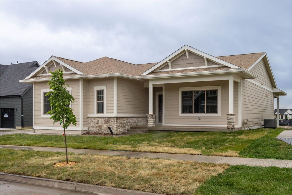 305 SW 16th Street, Ankeny, IA 50023