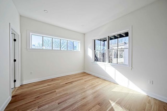 252 Lexington Avenue 3, Cambridge, MA 02138