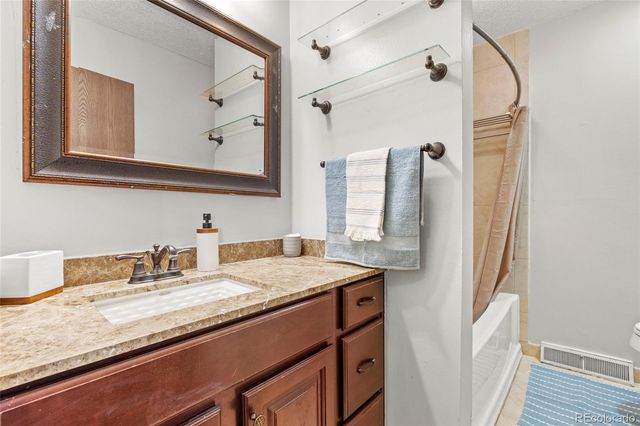 2625 S Peoria Street, Aurora, CO 80014