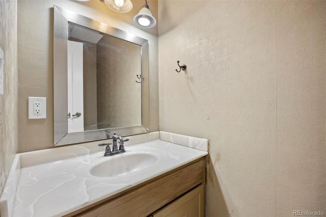 2625 S Peoria Street, Aurora, CO 80014