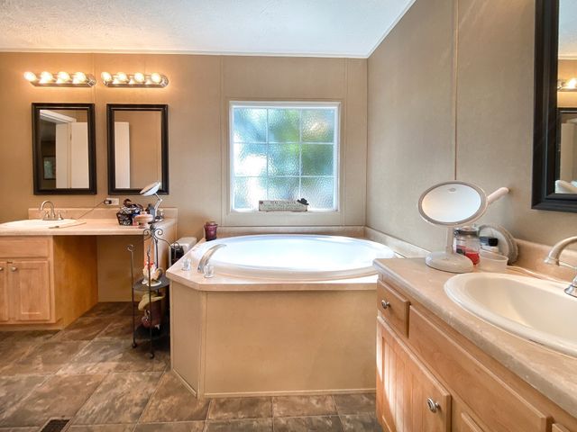 1260 Toy Denny Rd, Bradyville, TN 37026