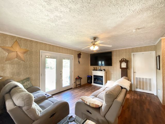 1260 Toy Denny Rd, Bradyville, TN 37026